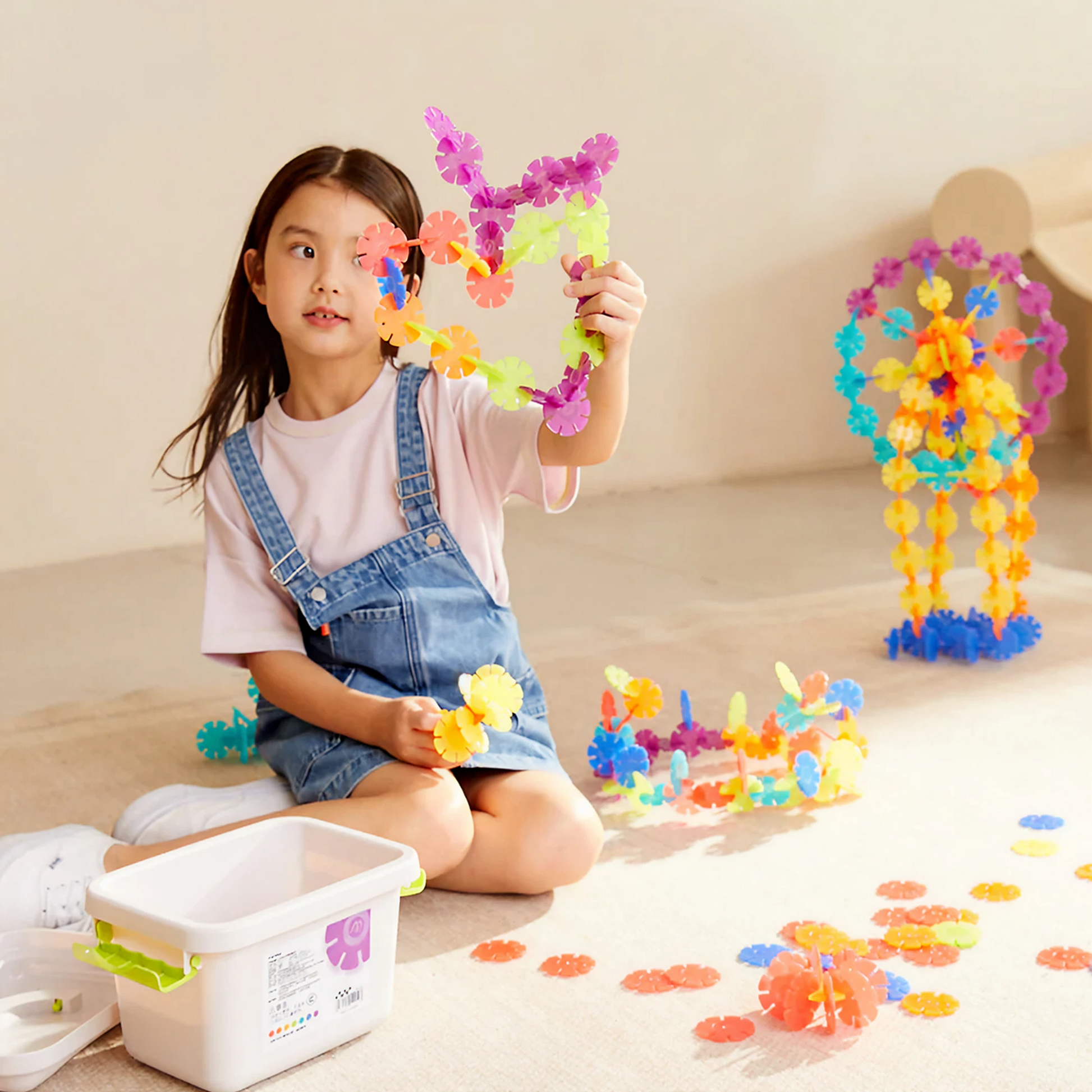 Translucent Color Snowflake Blocks – 200 pcs — „ფერადი კონსტრუქტორი თოვლის ფიფქები“